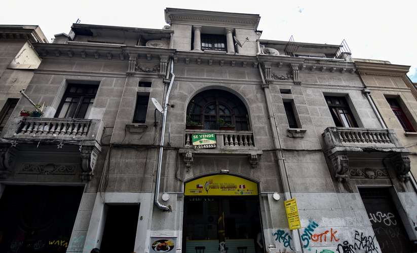 CASA PATRIMONIAL A PASOS DEL METRO REPUBLICA RENTA DE DEPARTAMENTOS