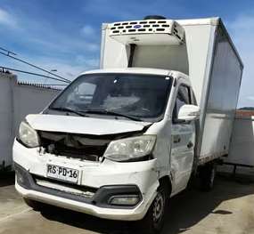 OCASION SE VENDE CAMION KYC MOTOR MALO EN CONCEPCION CON CARROCERIA Y EQUIPO DE FRIO