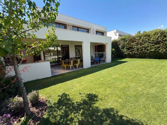 Casa en venta de 4 dorm. en Colegio San Anselmo, Chicureo - Imagen 5