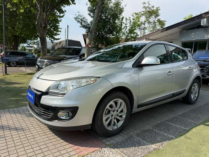 Renault Megane3 EXPRESSION 2.0 6MT (2014)