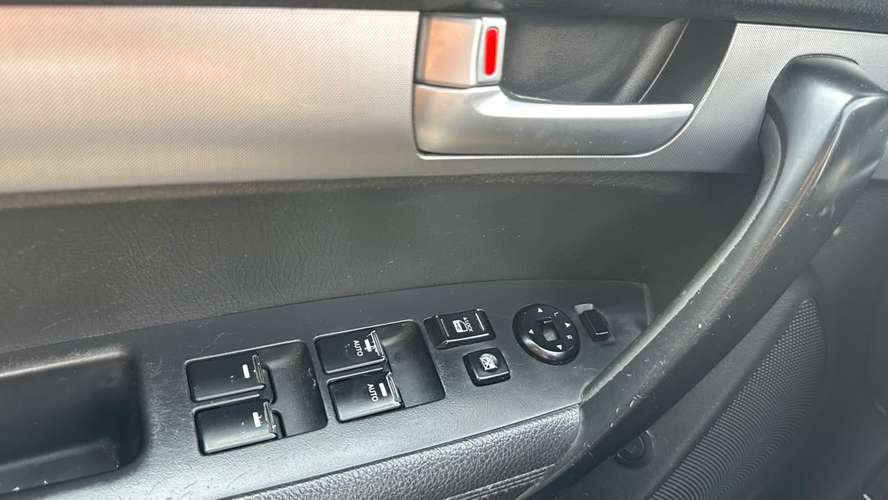 Kia Sorento EX EX 2.4 AT (2013) - Imagen 31