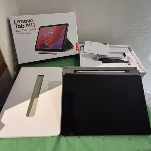 Tablet Lenovo M11 8 GB 128 - Sin uso