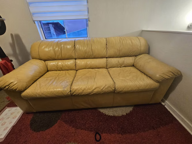 Sofa Cuero Amarillo - Imagen 3