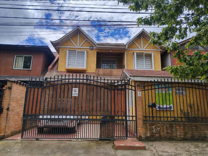Se Vende Preciosa Casa Excelente Ubicación.