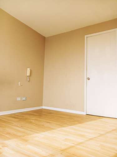 ARRIENDO CÓMODO  DPTO METRO ULA