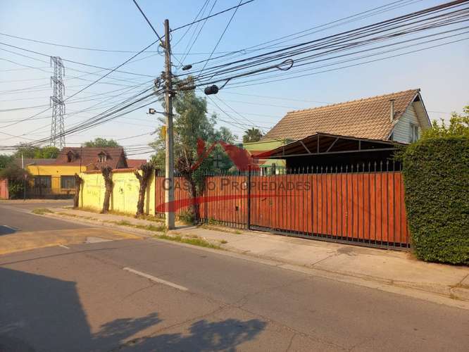 CASA DE ESQUINA AISLADA CON 4 DORMITORIOS, 2 BAÑOS - Imagen 21
