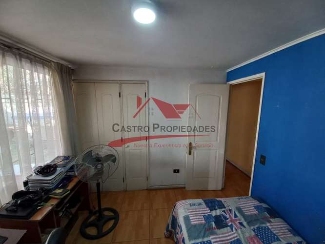 CASA DE ESQUINA AISLADA CON 4 DORMITORIOS, 2 BAÑOS - Imagen 15