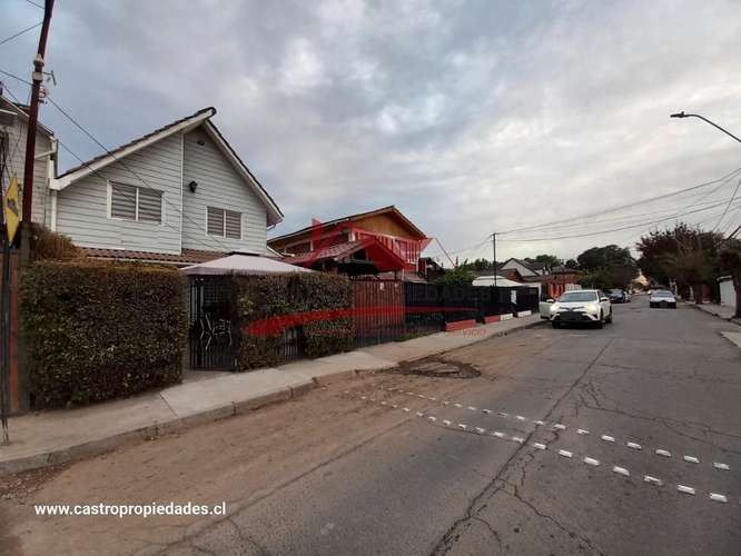 HERMOSA CASA DE DOS PISOS AMPLIADA CON 4 DORMITORIOS 3 BAÑOS