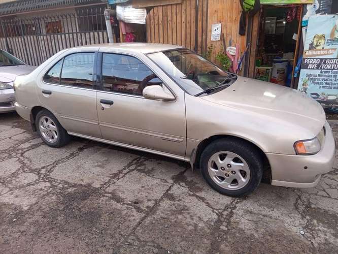 Vendo Nissan Sentra 2