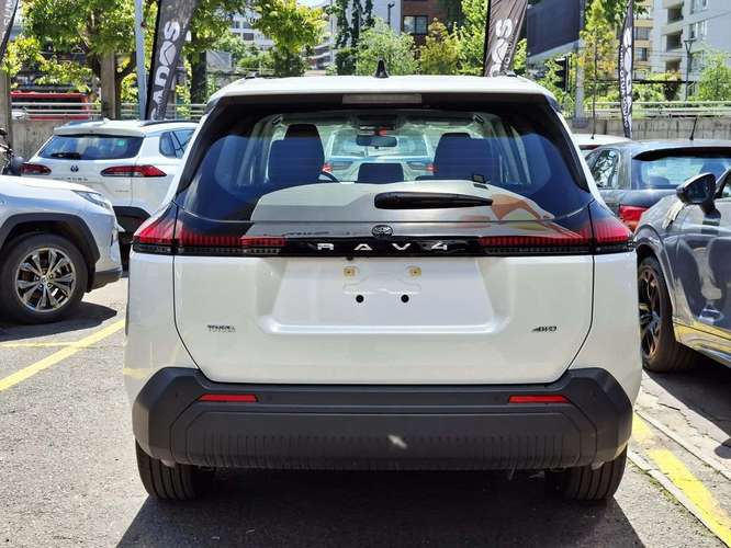 TOYOTA RAV4 2027 - Imagen 8