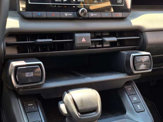 TOYOTA RAV4 2027 - Imagen 20