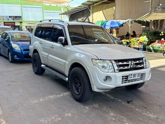 mitsubishi pajero 2014