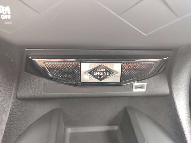 DS DS 3 Crossback 1.2 CROSSBACK BASTILLE PURETECH 155 4X2 AT 5P (2024)