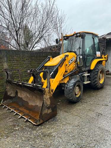 SE VENDE RETROEXCAVADORA JCB AÑO 2022