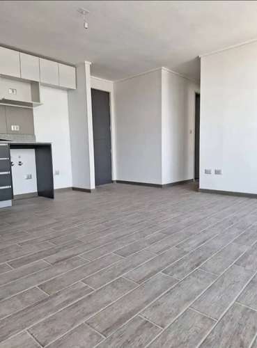 Comodo departamento en Condominio La Castellana - Imagen 3