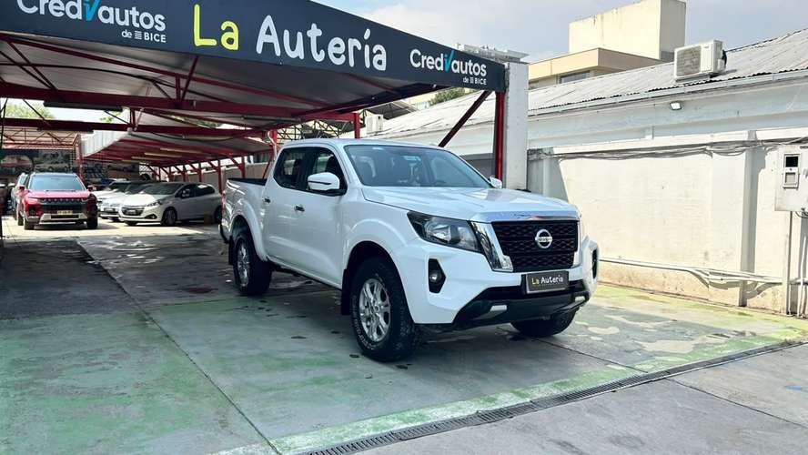 Nissan Navara D.CAB 4X2 2.3 MT (2022)