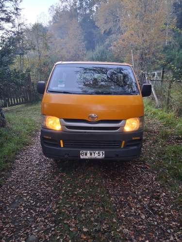FURGON TOYOTA HIACE 2.5