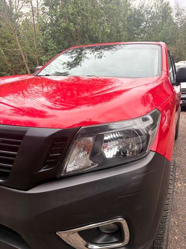 Nissan np300