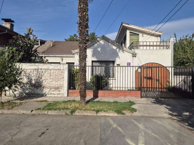 Casa AV MACUL CON RODRIGO DE ARAYA