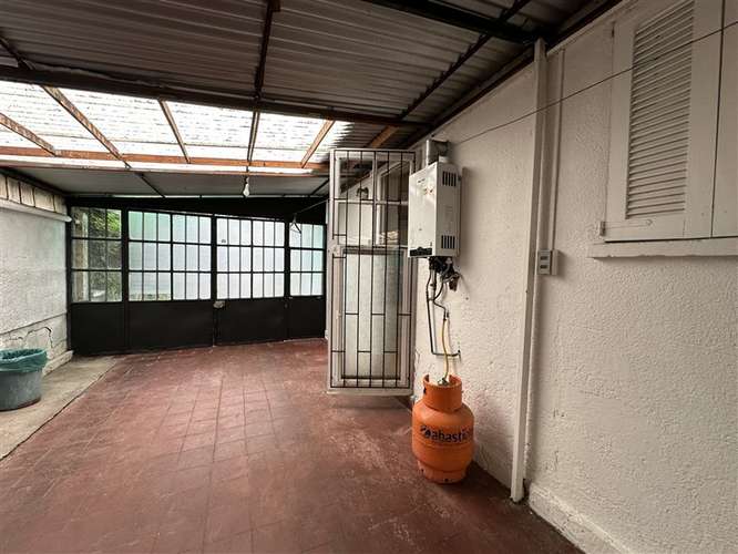 Casa en arriendo de 2 dorm. mas servicios en Macul - Imagen 27