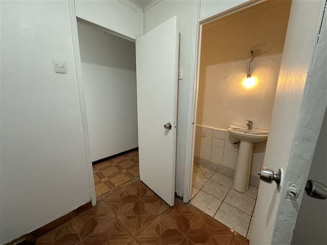 Casa en arriendo de 2 dorm. mas servicios en Macul - Imagen 11