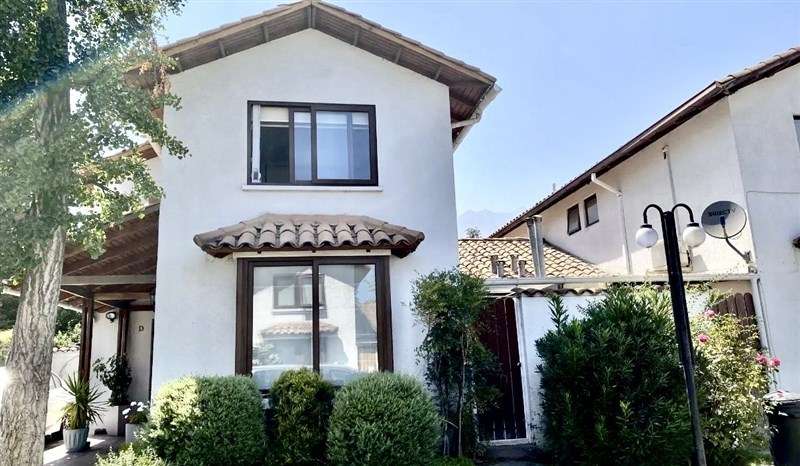 En condominio seguro y remodelada, 4D, 3B+serv, impecable