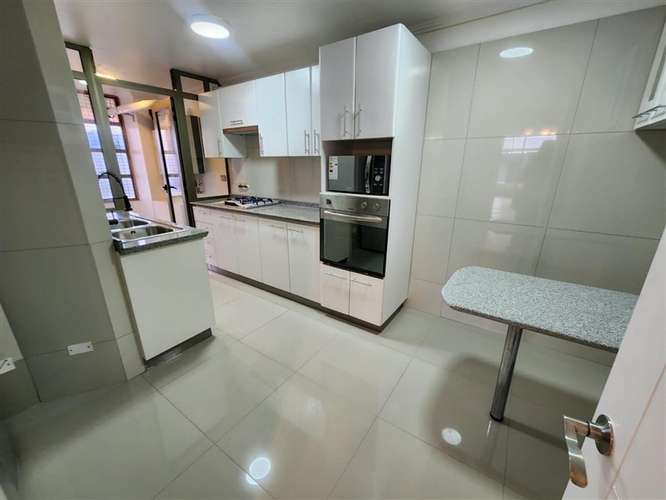Arriendo depto recién remodelado de 4 dorm. en Providencia - Imagen 7