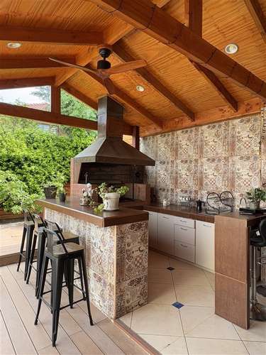 Casa en venta de 4D3B en condominio en ciudad satelite Maipú