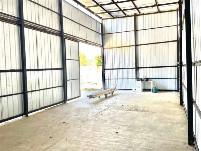 Bodega en arriendo en La Cruz, ideal para empresas.