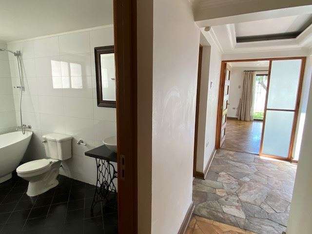 Casa en arriendo de 4 dorm. en La Reina - Imagen 26