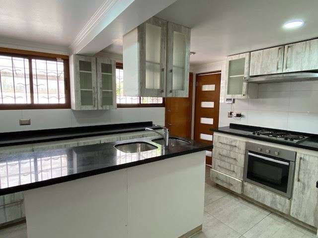 Casa en arriendo de 4 dorm. en La Reina - Imagen 11