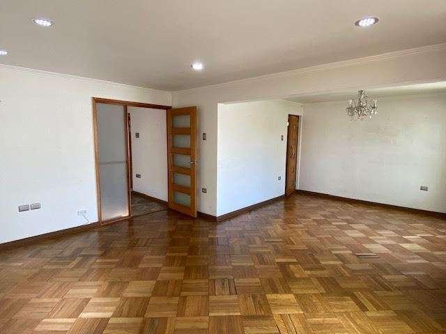 Casa en arriendo de 4 dorm. en La Reina - Imagen 2