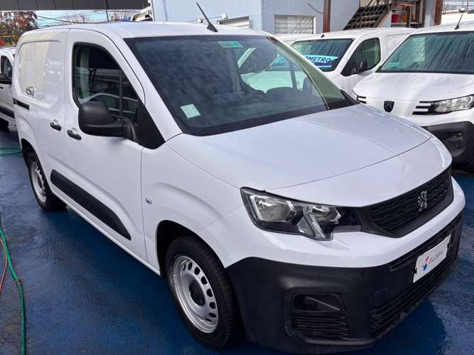 Peugeot PARTNER 2023