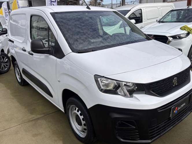Peugeot PARTNER 2023