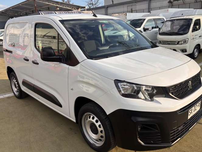 Peugeot PARTNER 2023