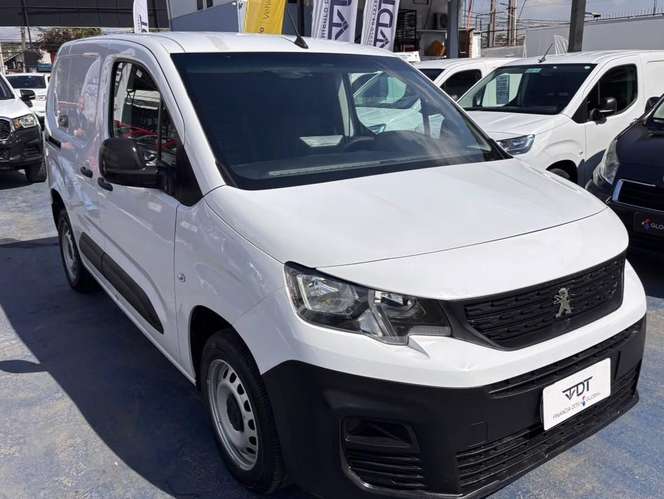 Peugeot PARTNER 2023