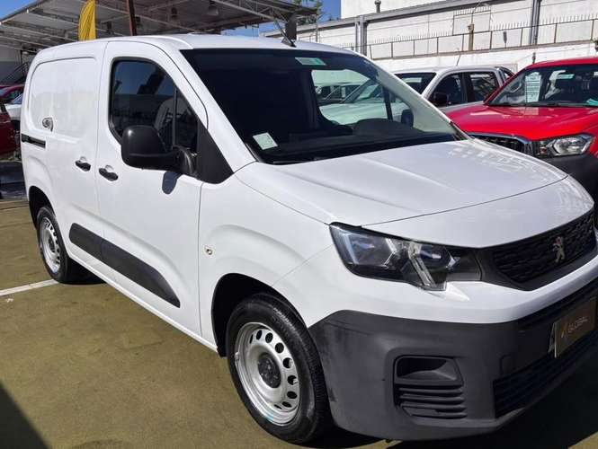 Peugeot PARTNER 2023
