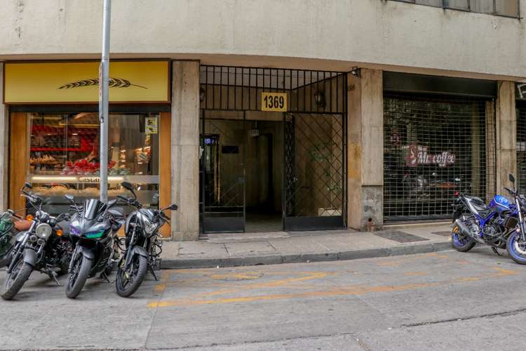 VENTA OFICINA 11HAB 6BA SANTIAGO - Imagen 2