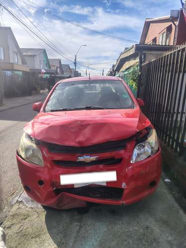 Chevrolet accidentado, motor impecable