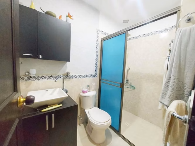 Oportunidad Casa Grande unifamiliar en Prado centro Medellín