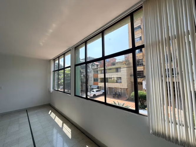 Venta casa amplia en Laureles- Estadio - Imagen 3