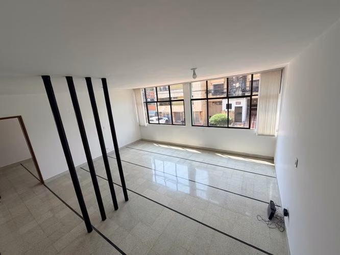 Venta casa amplia en Laureles- Estadio - Imagen 2