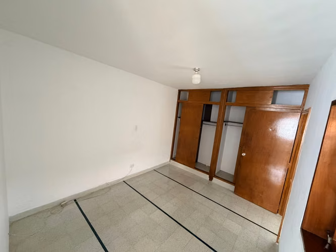 Venta casa amplia en Laureles- Estadio - Imagen 6