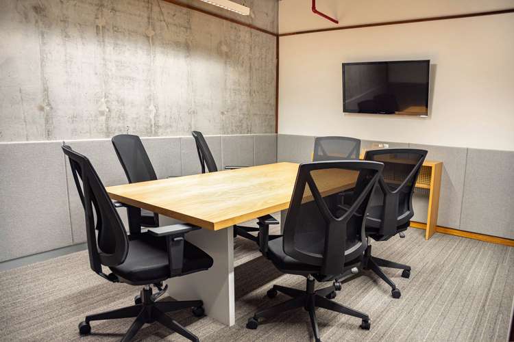 Alquiler de oficinas bellamente diseñadas para 3 personas en Bogota, Colina Campestre
