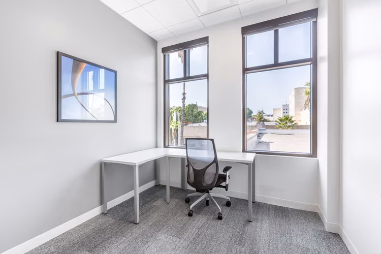 Alquiler de oficinas bellamente diseñadas para 2 personas en Bogota, Connecta 80