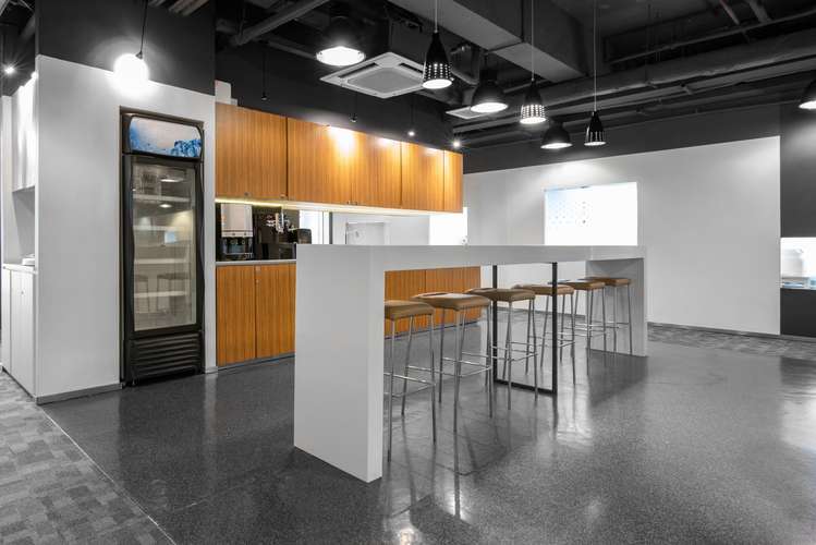 Oficina grande en alquiler – HQ Medellin, La Playa