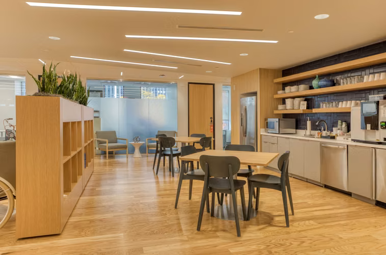 Alquila una oficina de gran tamaño para 50 personas en Bogota, Connecta 80