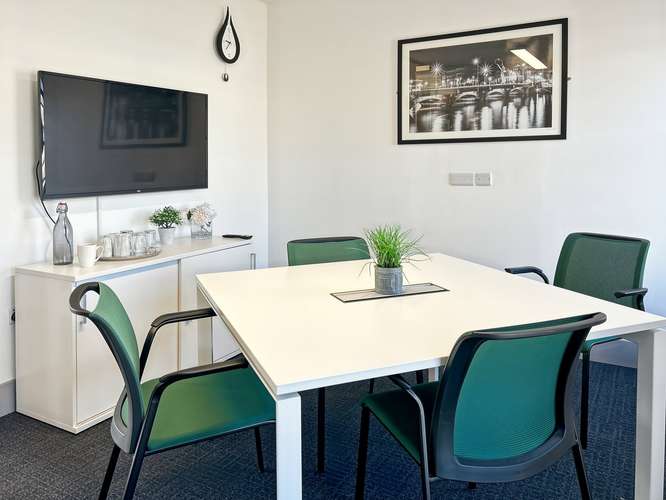Oficina equipada para 1 persona – Open Office Bogota, Business Suites Calle 100 - Imagen 4