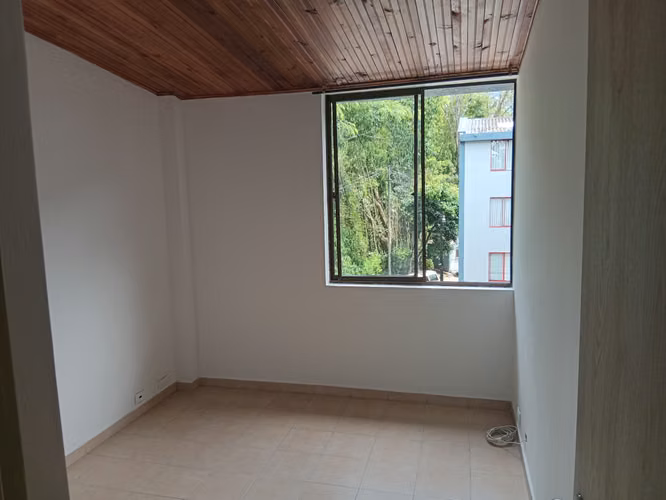 APARTAMENTO AMPLIO CON MEJORAS RECIENTES Y EXCELENTE ESTADO