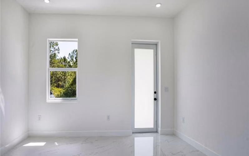 Casa en Venta para Inversión en Lehigh Acres, Florida - Imagen 8